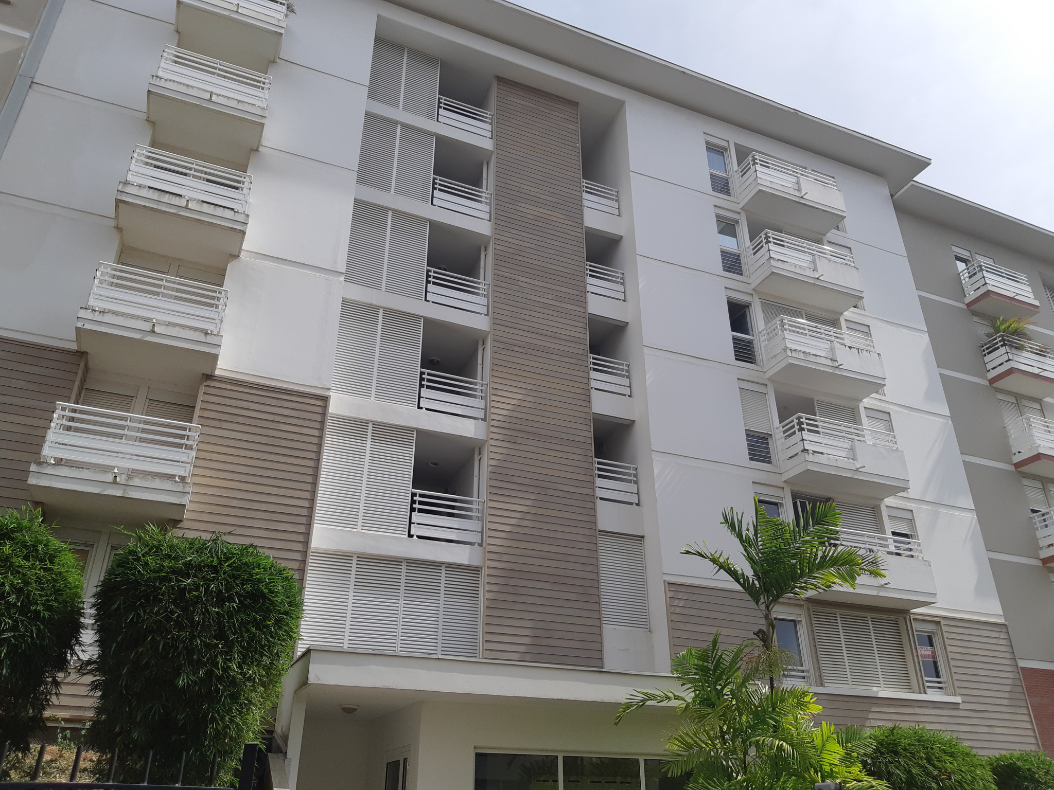 location FORT DE FRANCE / Etang Zabricot Très beau T4 meublé de standing